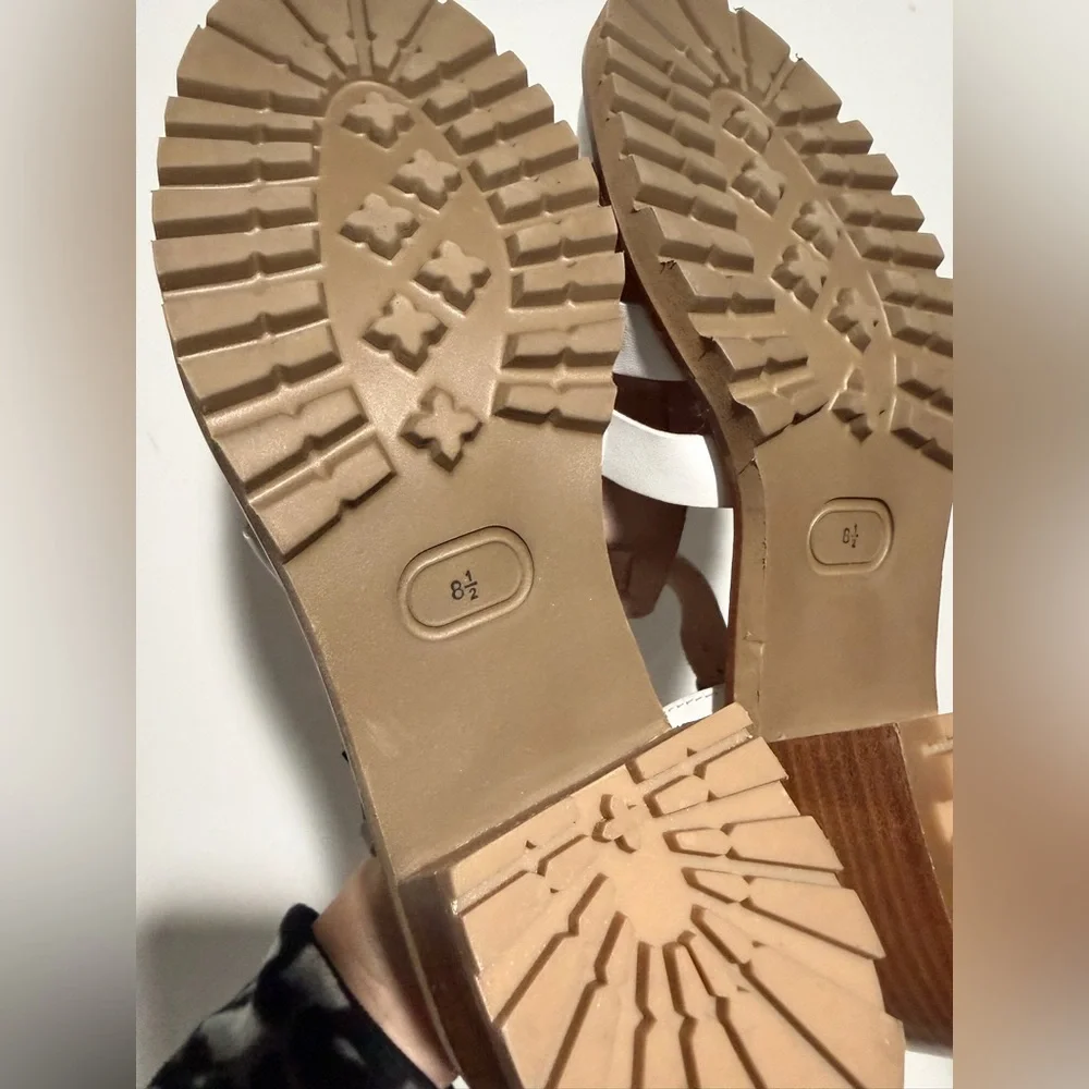 Seychelles Social Butterfly Women's Tan White Strappy Block‎ Heel Sandals